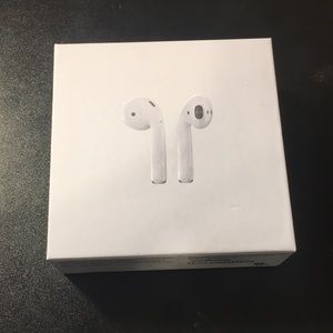2nd Generation Apple Airpods. Charging Case.